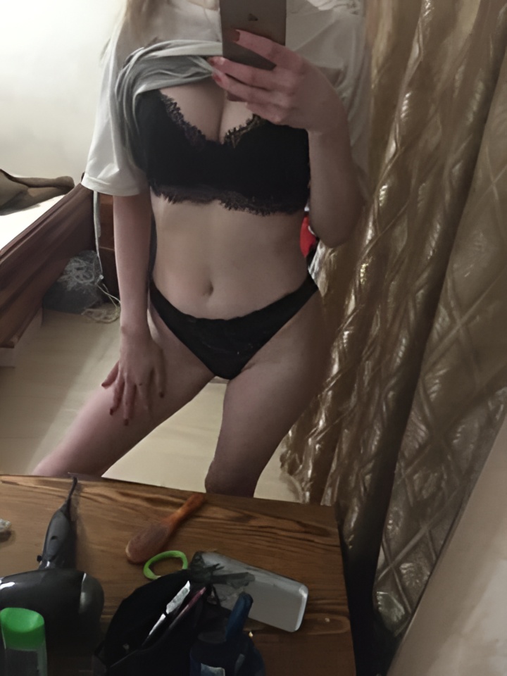 Лина привлекальеная девушка из Барнаула цена от 10000 руб