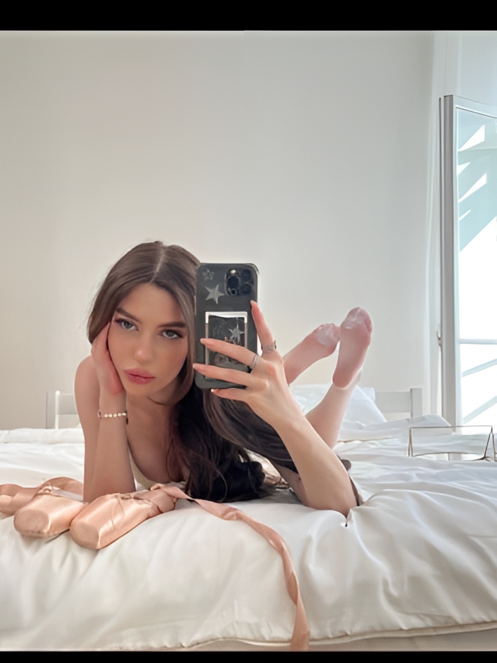 Василиса привлекальеная девушка из Барнаула цена от 4000 руб