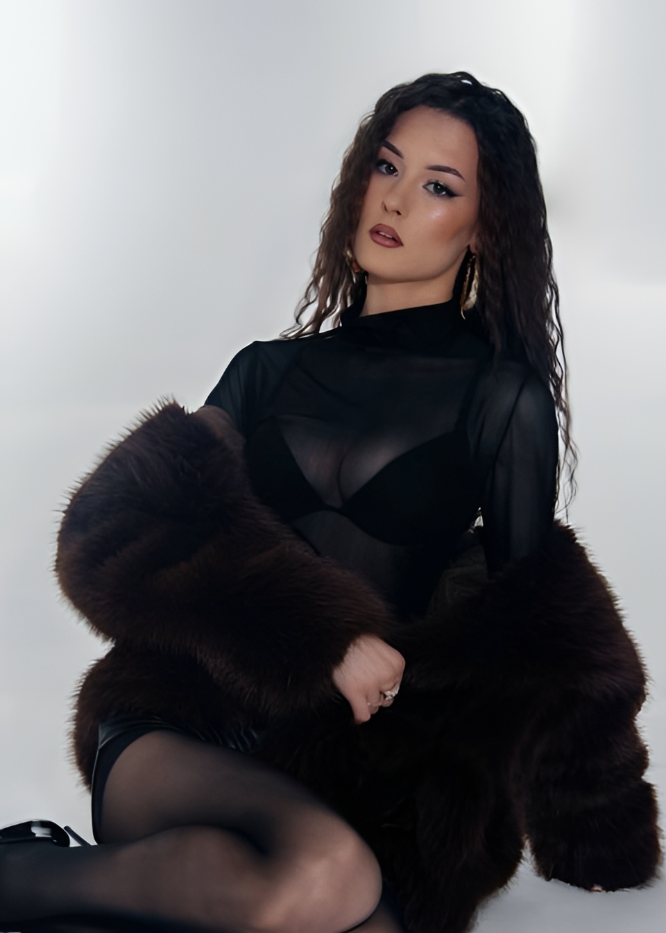 Юля привлекательная девушка из Барнаула цена от 6000 руб