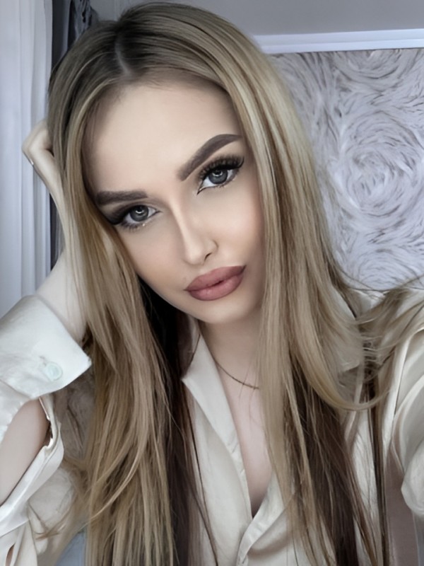 Инга привлекательная девушка из Барнаула цена от 5000 руб