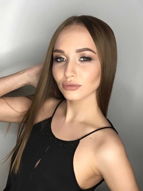 Карина привлекательная девушка из Барнаула цена от 5000 руб