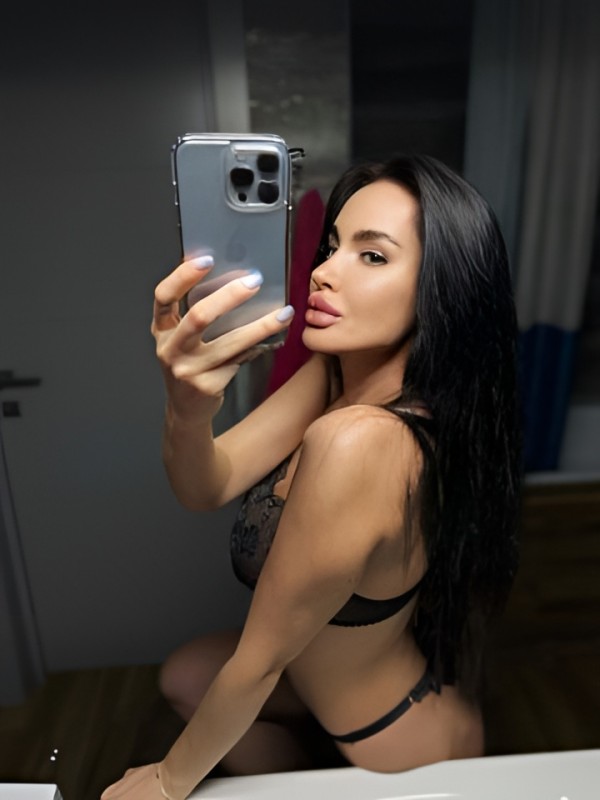 Розалия привлекательная девушка из Барнаула цена от 4000 руб