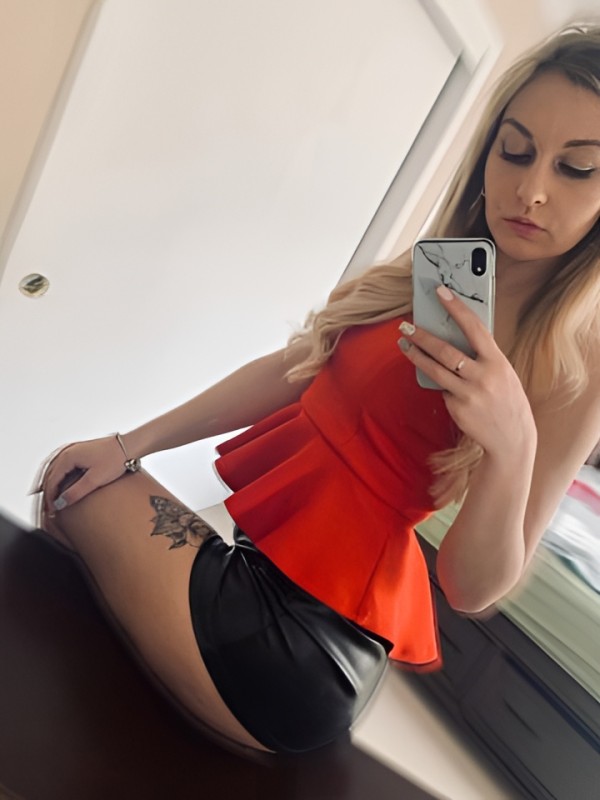 Василиса привлекательная девушка из Барнаула цена от 4000 руб