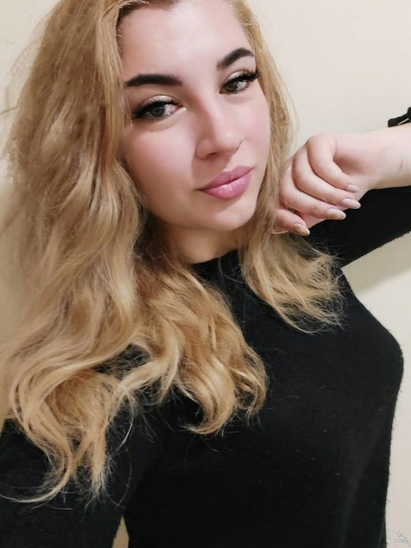 Олеся привлекательная девушка из Барнаула цена от 3500 руб