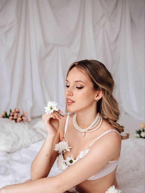 Аня привлекательная девушка из Барнаула цена от 7000 руб