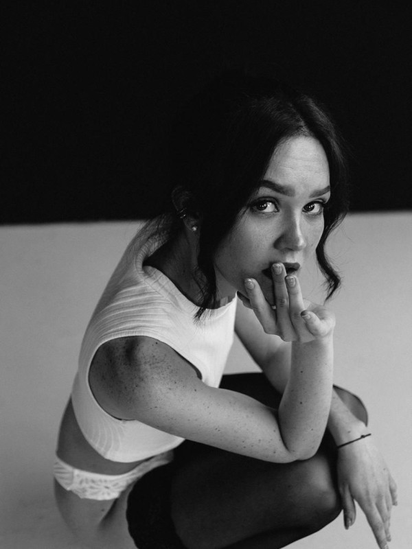 Алиночка привлекательная девушка из Барнаула цена от 8000 руб